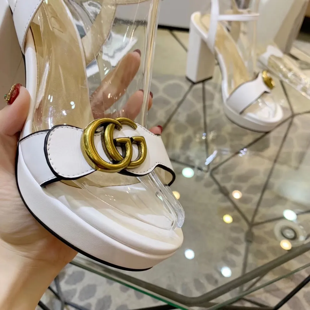 👟👟Ex-factory price 360👟👟 Gucci (GUCCI) official website 1:1 exquisite bronze buckle new summer one-line sandals. The workmanship is great and reassuring. The leather is shiny and tough. Comfortable and super comfortable to walk. It is recommended to meet the actual needs of the public and is easy to control. Fabric: first-layer cowhide. Lining/foot: sheepskin. Rubber outsole. Heel height: 10cm, waterproof platform 2.5cm. Color: gold, light gold, black, white, red. Size: 35-39 (sizes 34, 40, 41 need to be customized). Comes with receipt.
